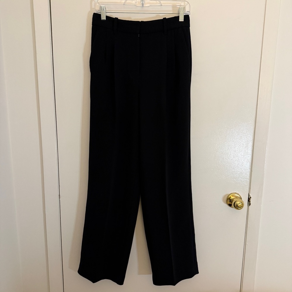 Aritzia The Effortless Pant in Black Size 6